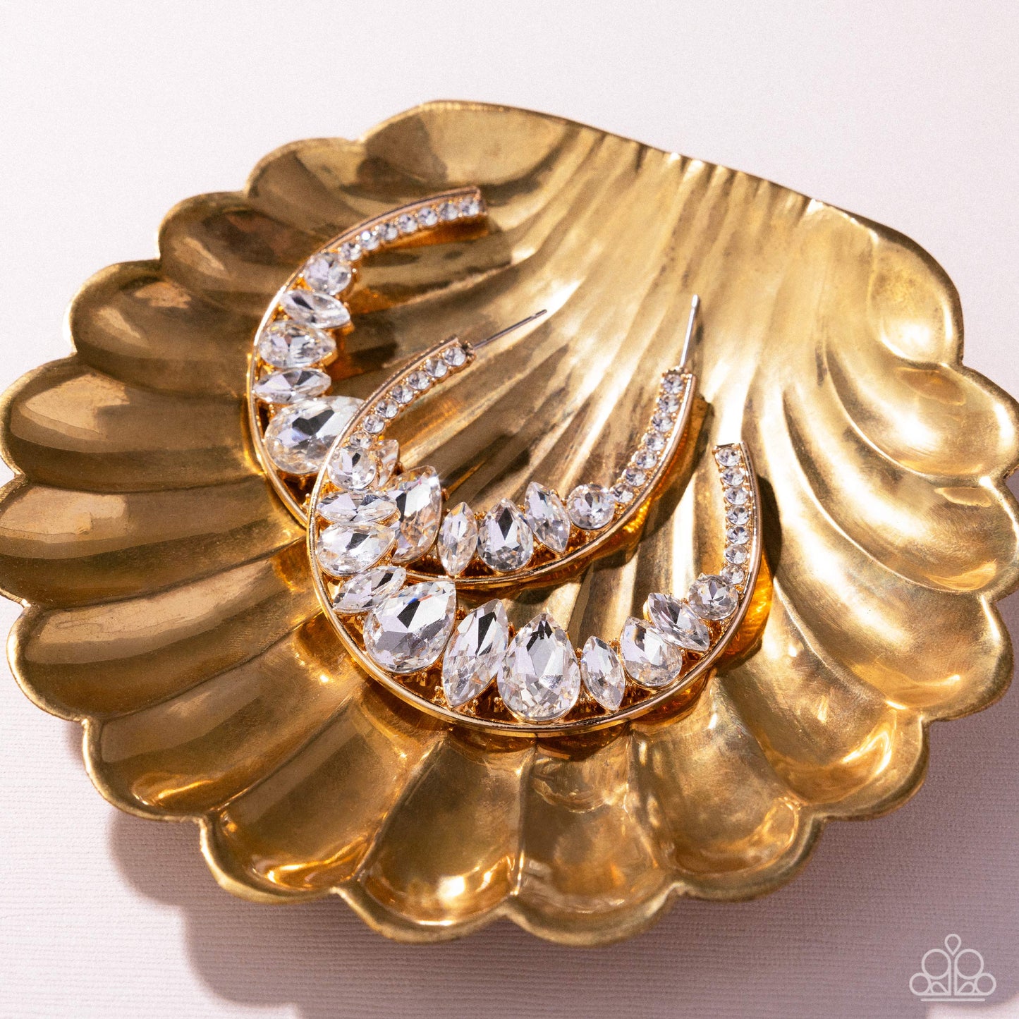 Refined Rewind - Gold - Dare2bdazzlin N Jewelry