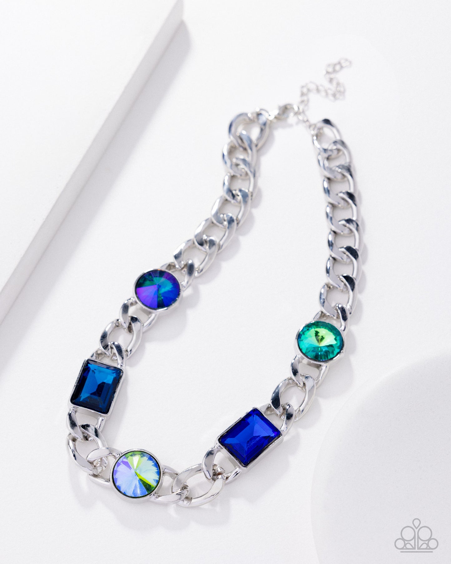 Groundbreaking Glitter - Green Choker - Paparazzi - Dare2bdazzlin N Jewelry