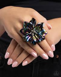 Platonic Petals Black Ring - Paparazzi - Dare2bdazzlin N Jewelry