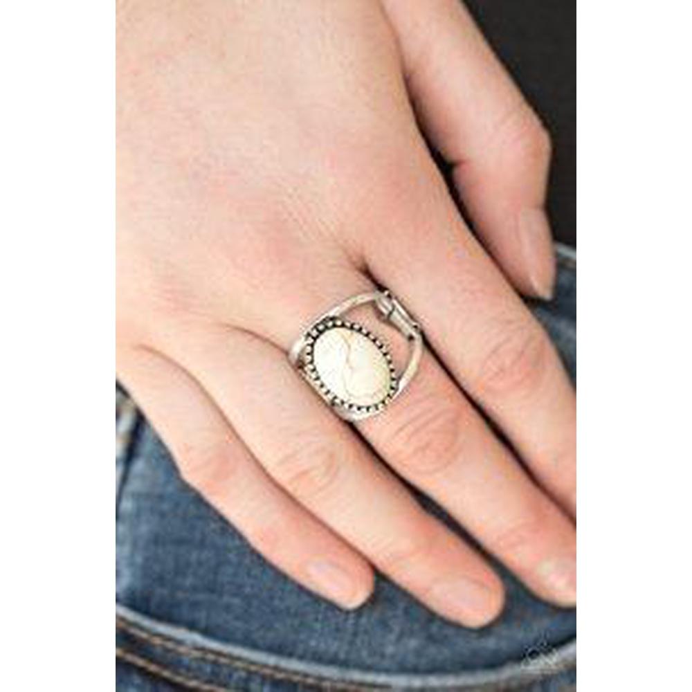 Canyon Cache - White Ring - Paparazzi - Paparazzi - Dare2bdazzlin N Jewelry