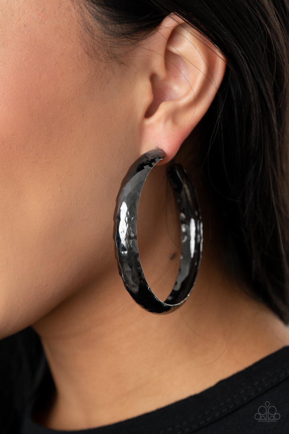 Check Out These Curves - Black Earring - Paparazzi - Dare2bdazzlin N Jewelry