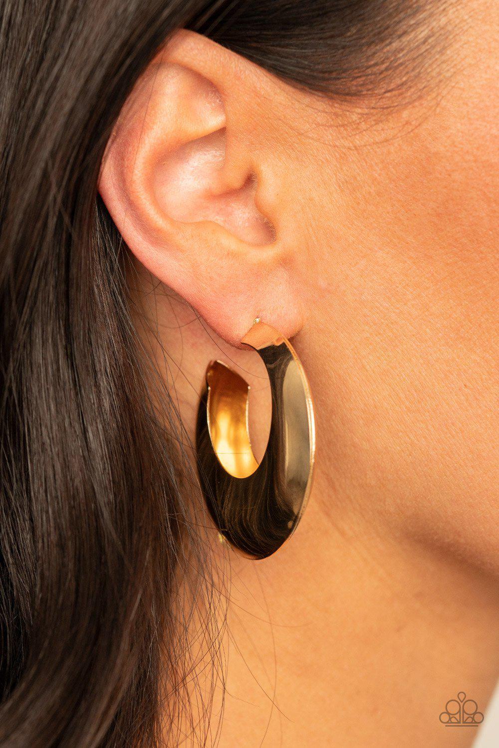 Chic CRESCENTO - Gold Earring - Paparazzi - Dare2bdazzlin N Jewelry