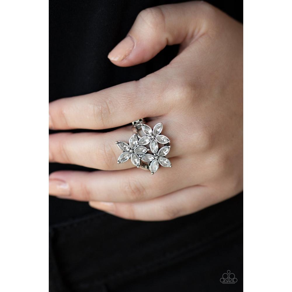 Gardenia Grandeur White Ring - Paparazzi - Dare2bdazzlin N Jewelry
