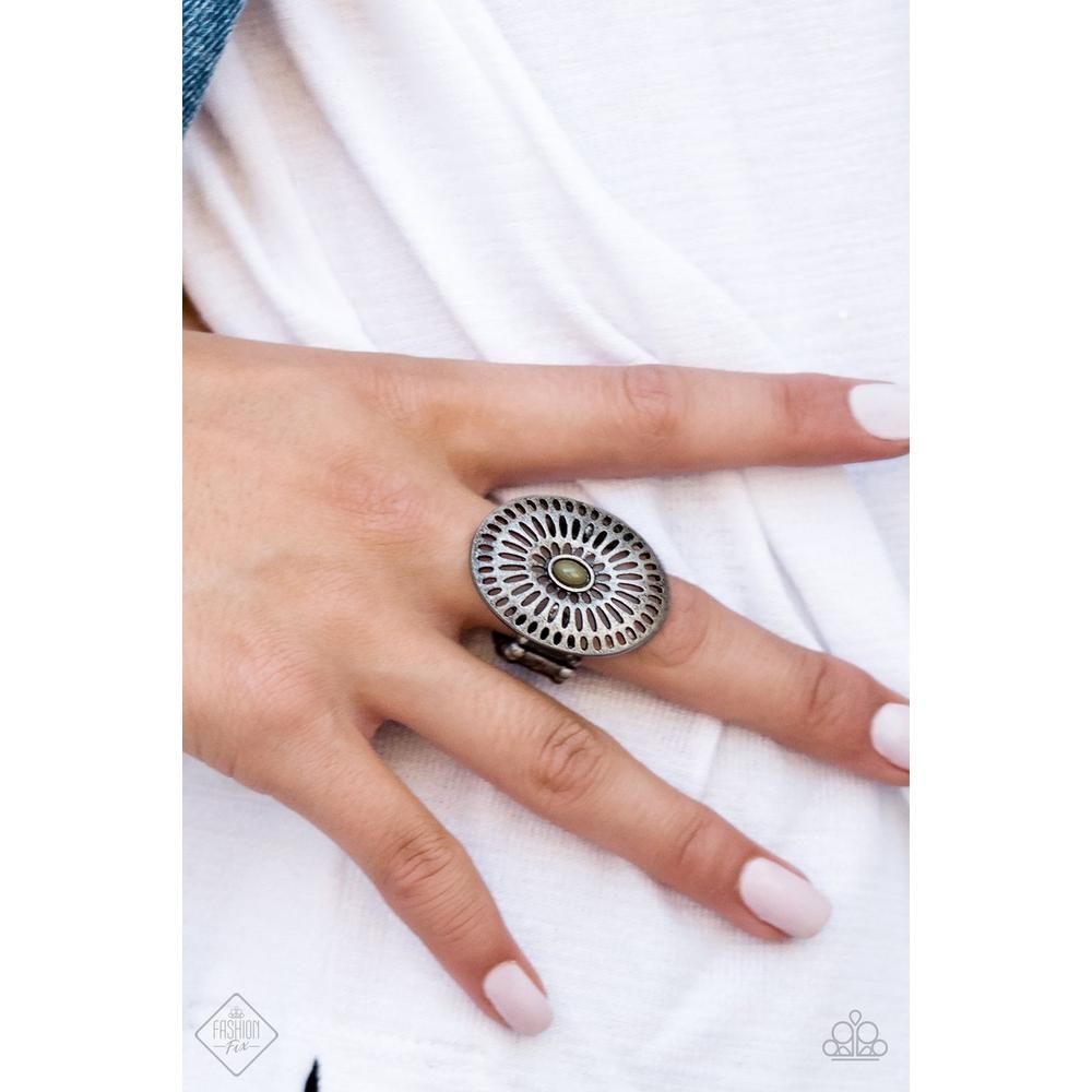 GRATE Expectation Green Ring - Paparazzi - Dare2bdazzlin N Jewelry