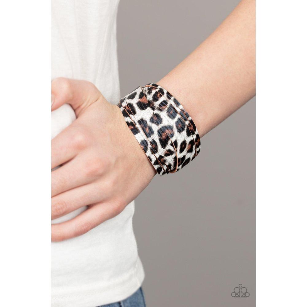 Hey GRRirl - White Bracelet - Paparazzi - Dare2bdazzlin N Jewelry