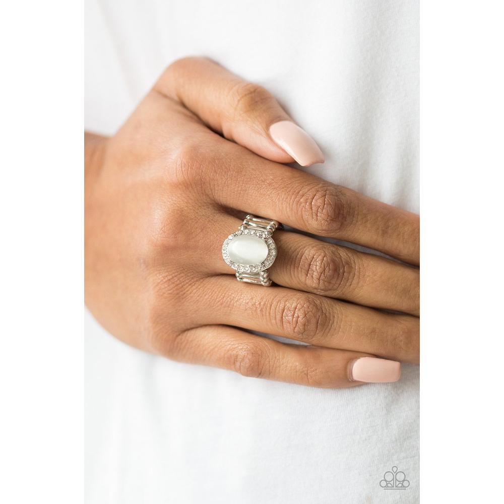 Laguna Luxury - White Ring - Paparazzi - Dare2bdazzlin N Jewelry