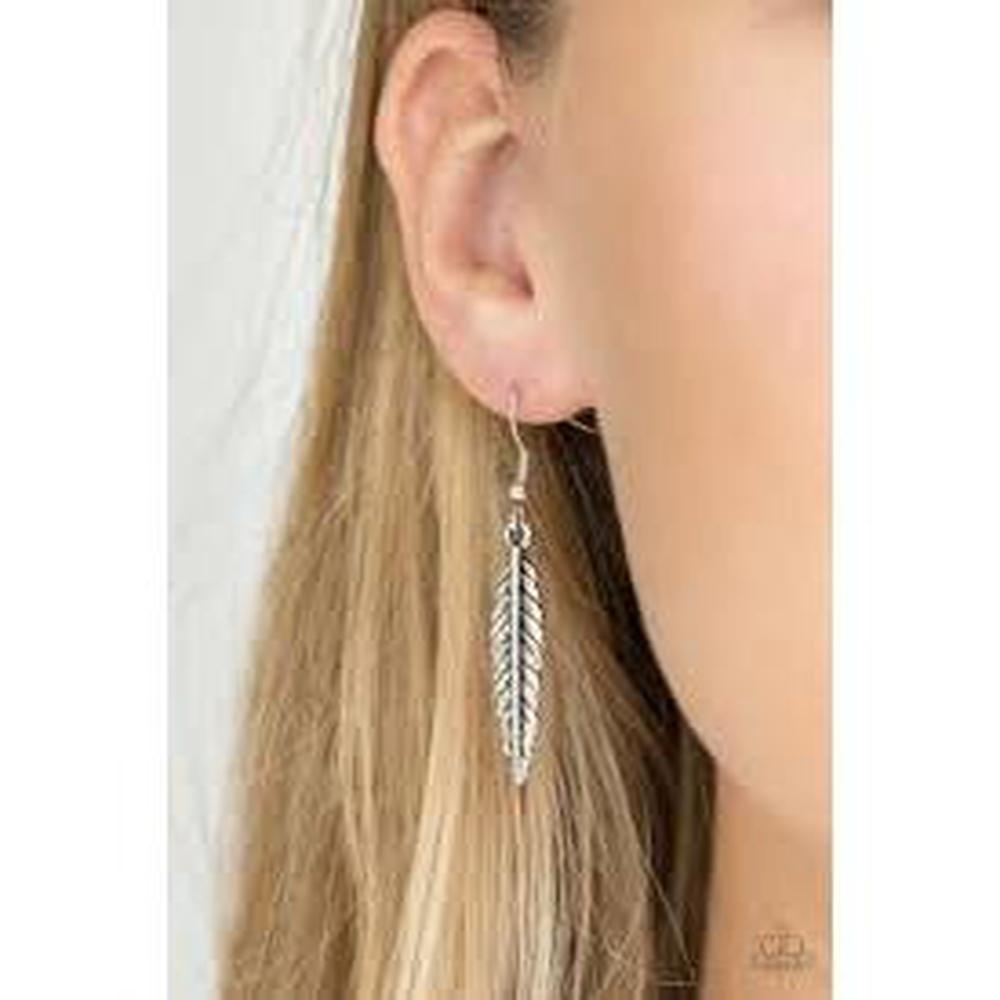 Light Flight - Silver Necklace - Paparazzi - Dare2bdazzlin N Jewelry