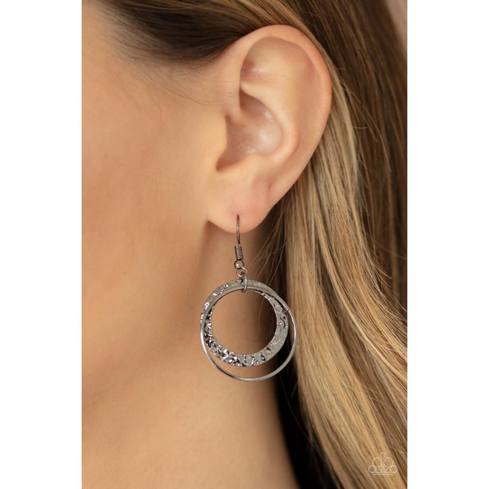 Metro Eclipse - Black Necklace - Paparazzi - Dare2bdazzlin N Jewelry
