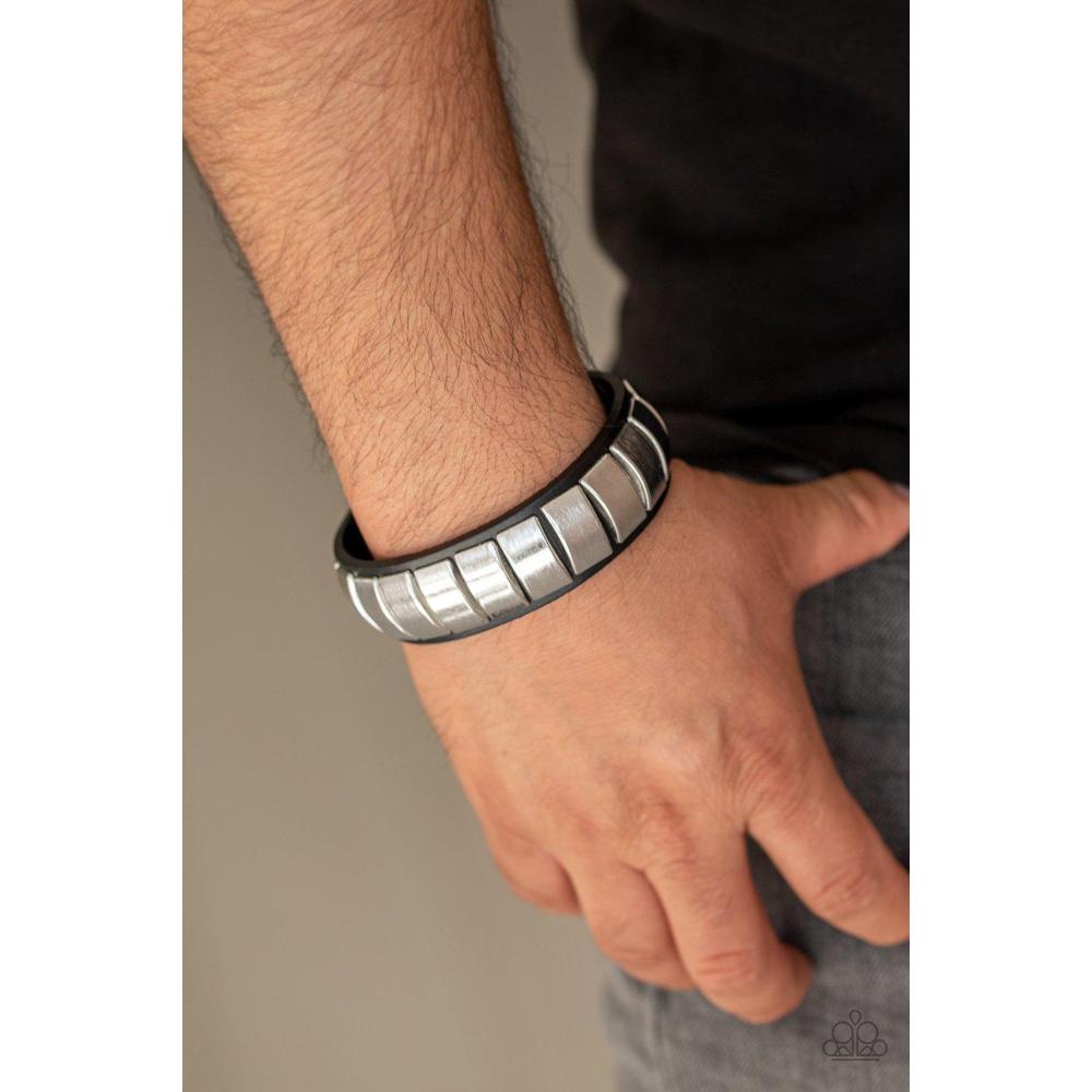 Moto Mode - Black Bracelet - Paparazzi - Dare2bdazzlin N Jewelry