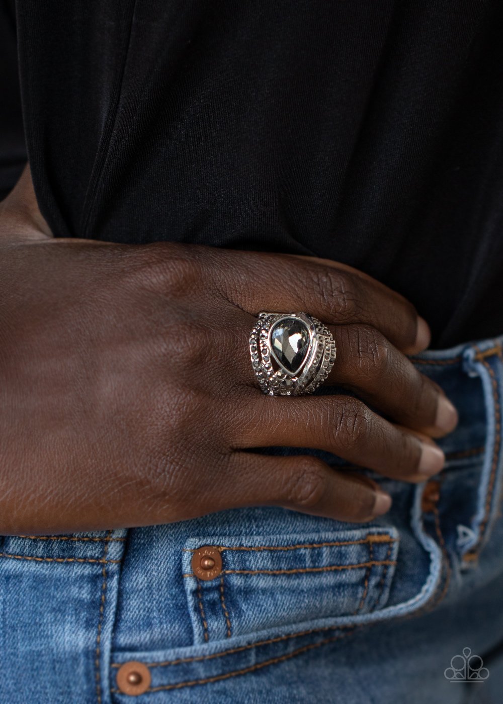 Stepping Up The Glam - Silver Ring - Paparazzi - Dare2bdazzlin N Jewelry