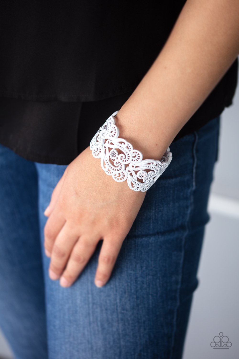 Vintage Romance - White Bracelet - Paparazzi - Dare2bdazzlin N Jewelry