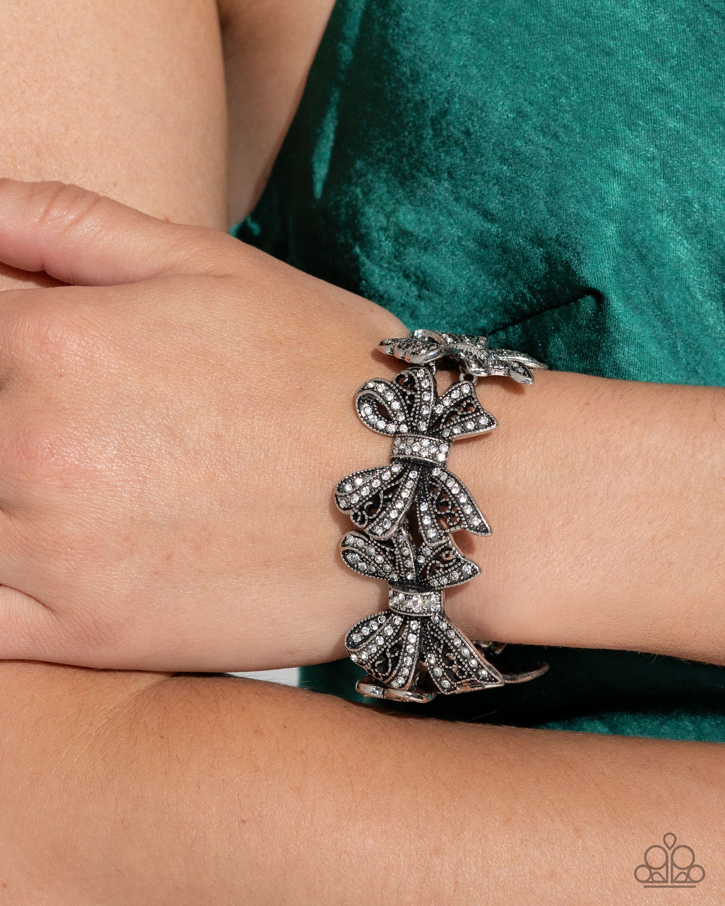 French Flourish - White Bracelet - Paparazzi - Dare2bdazzlin N Jewelry