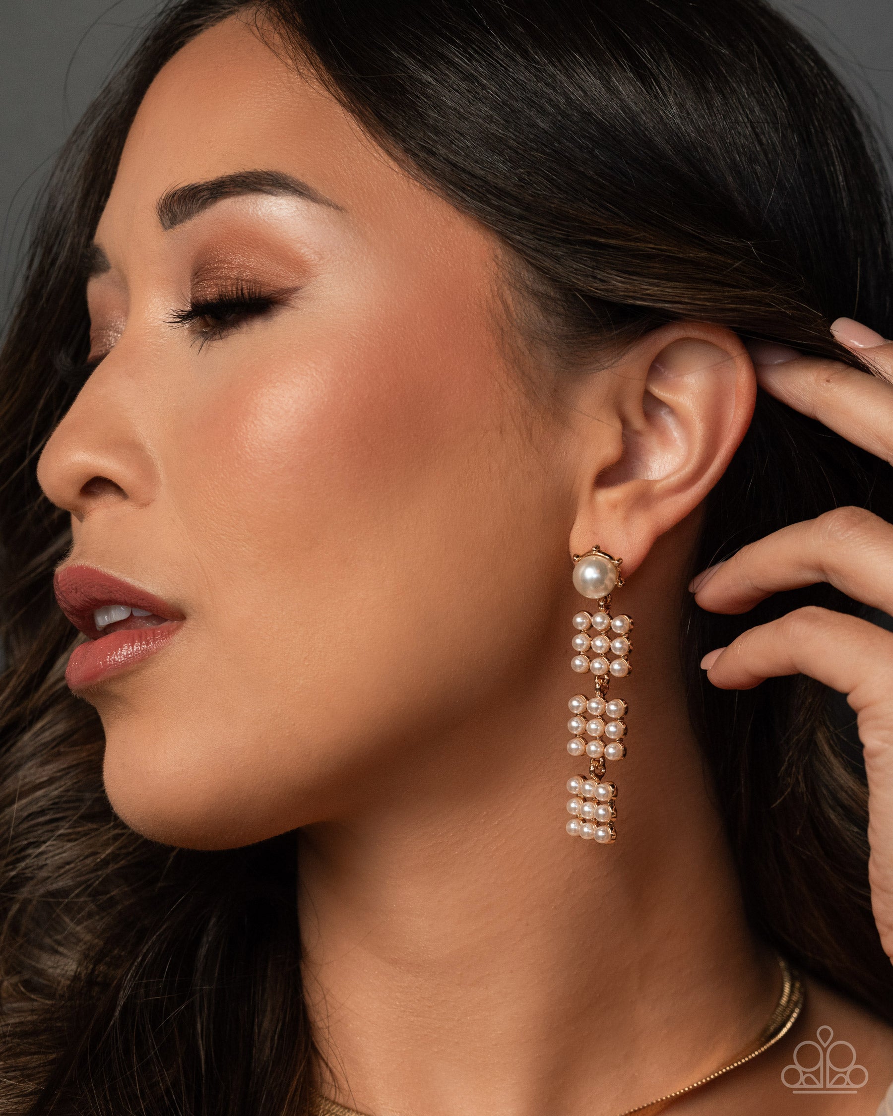 Pearl Pastime - Gold Post Earring - Paparazzi - Dare2bdazzlin N Jewelry