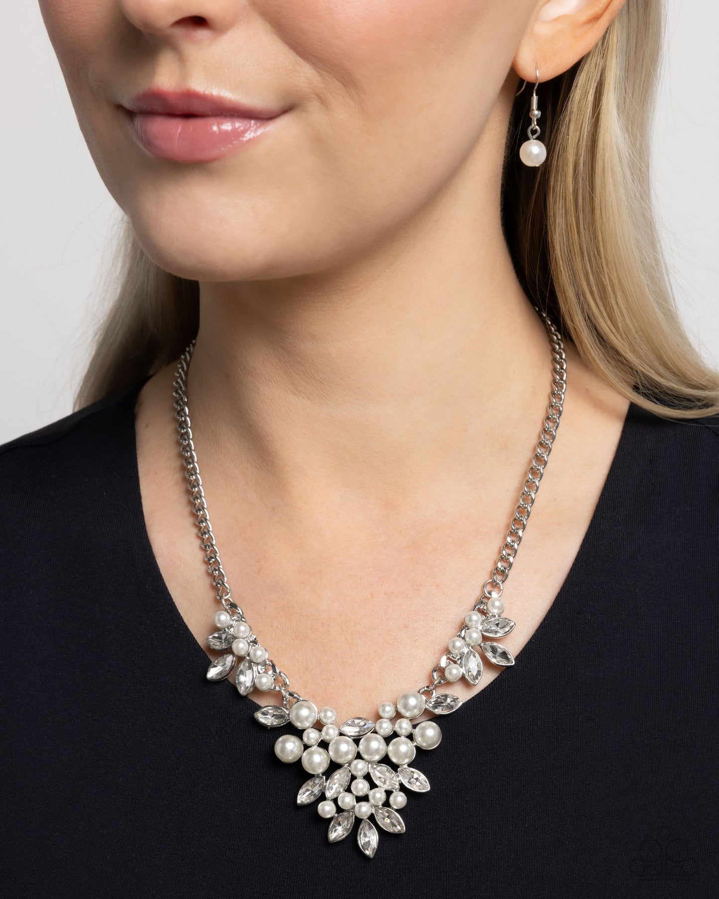 Fresh Facets - White Necklace - Paparazzi - Dare2bdazzlin N Jewelry