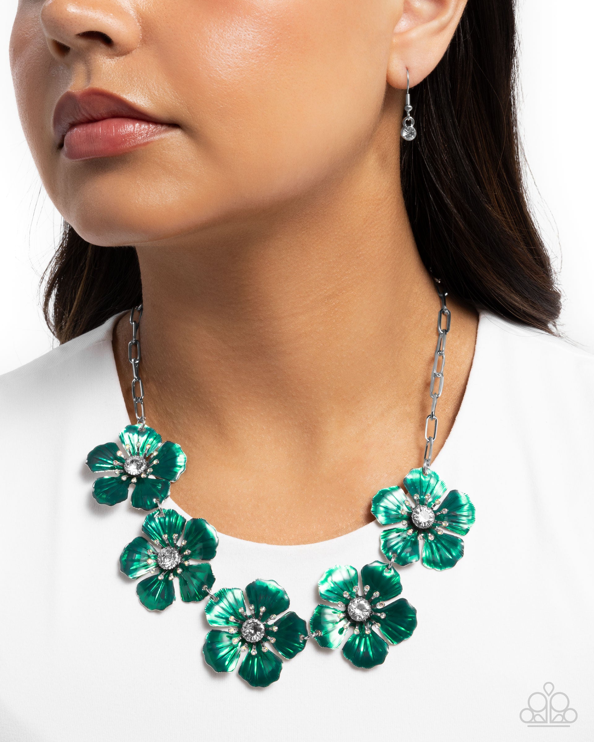 Eternal Efflorescence - Green Necklace - Paparazzi - Dare2bdazzlin N Jewelry