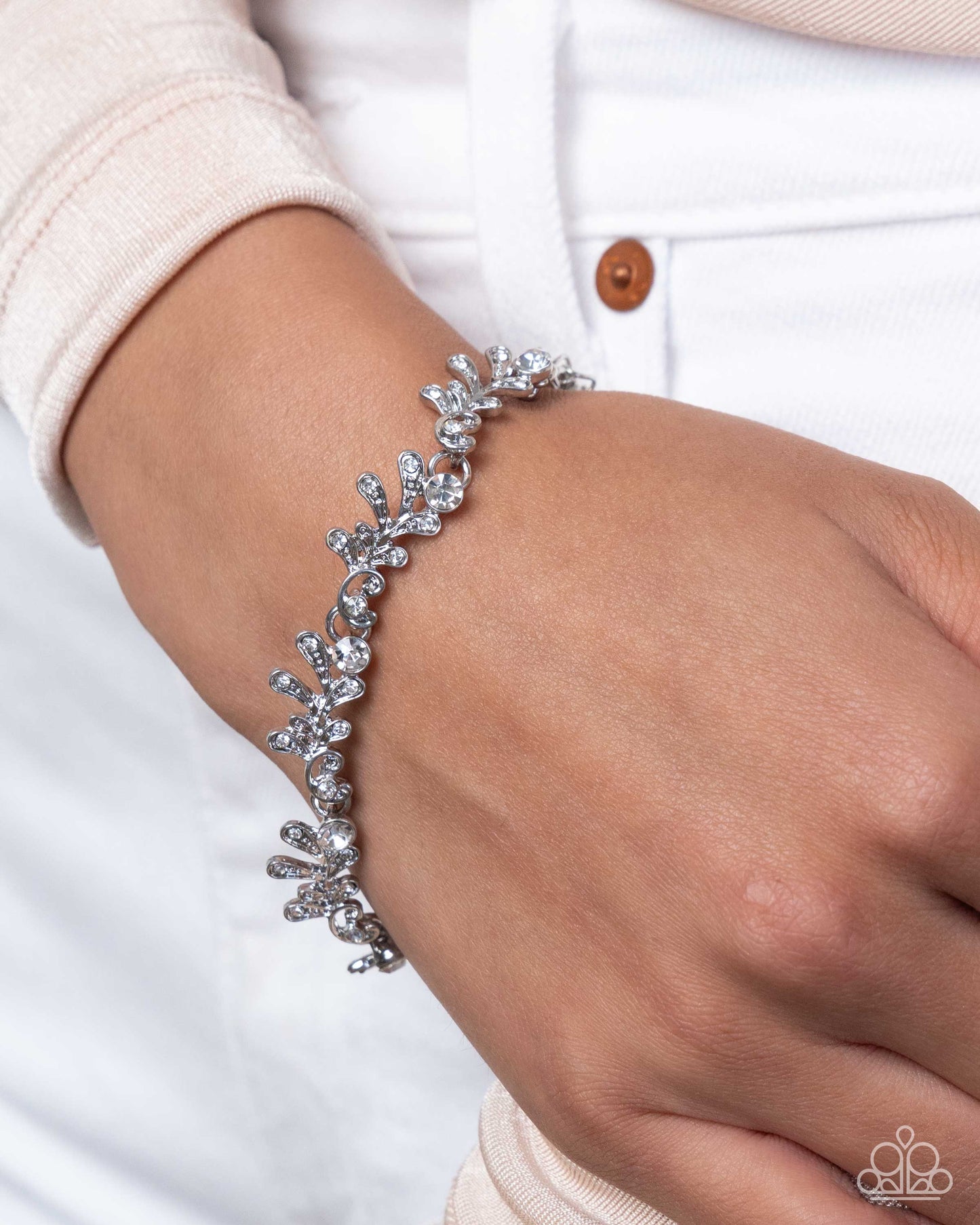 Complete Look - White Bundle Pack - Paparazzi - Dare2bdazzlin N Jewelry