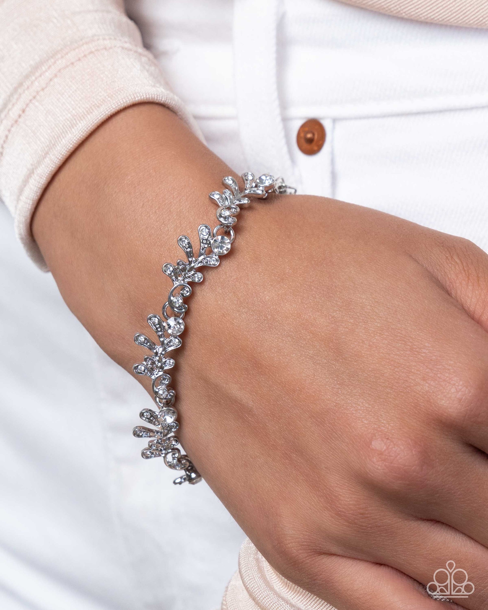 Complete Look - White Bundle Pack - Paparazzi - Dare2bdazzlin N Jewelry