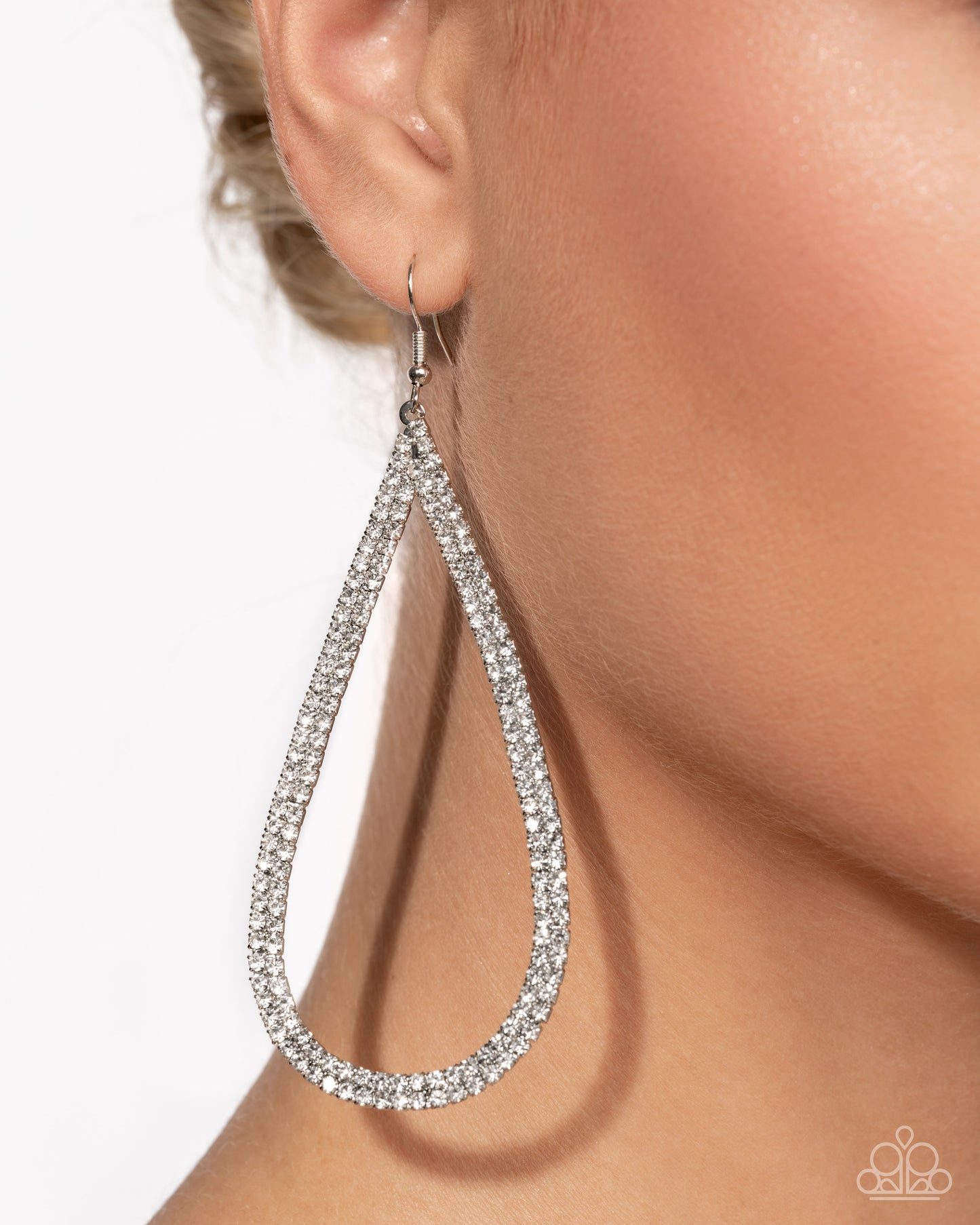 Traditional Twinkle - White Earring - Paparazzi - Dare2bdazzlin N Jewelry