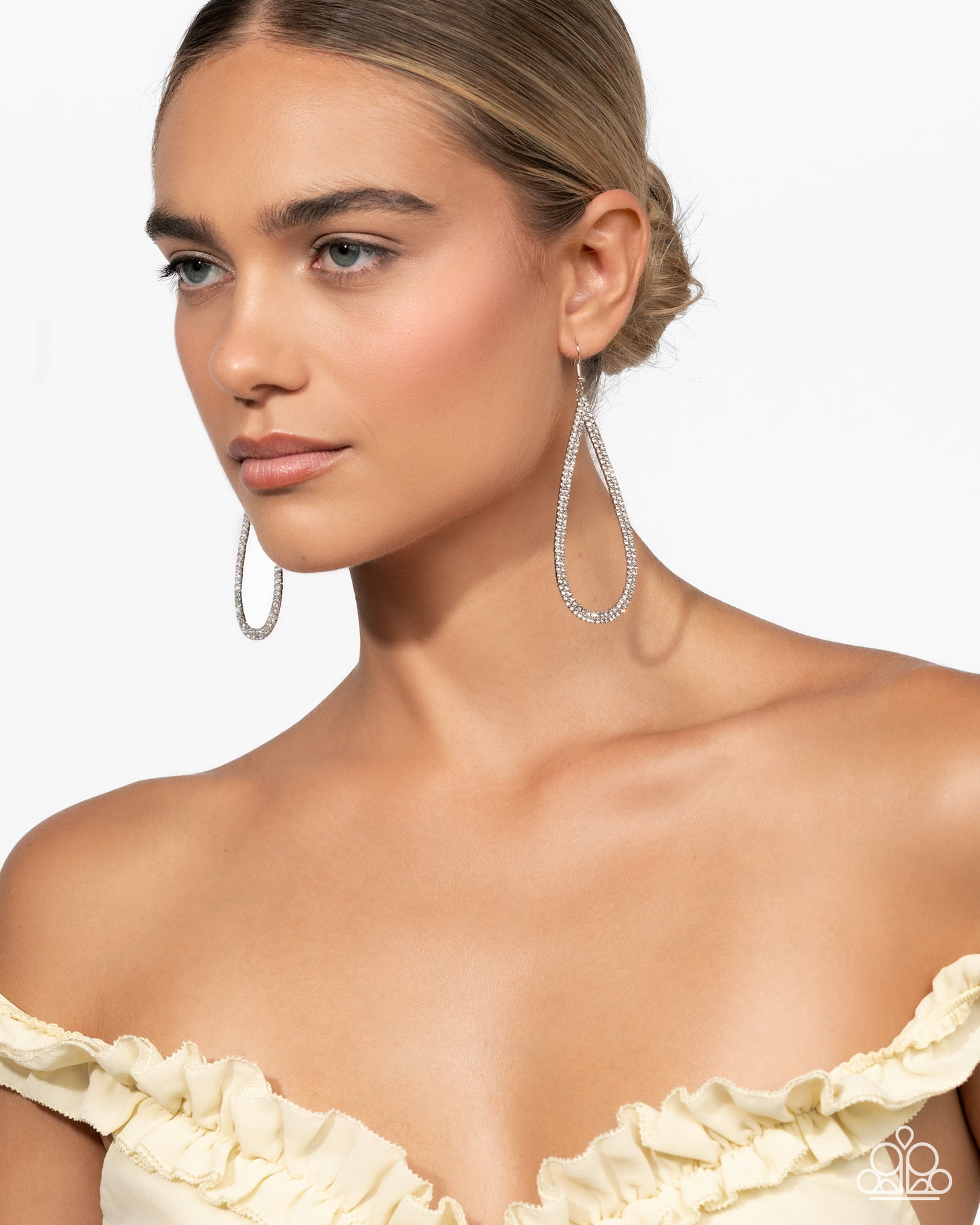 Traditional Twinkle - White Earring - Paparazzi - Dare2bdazzlin N Jewelry