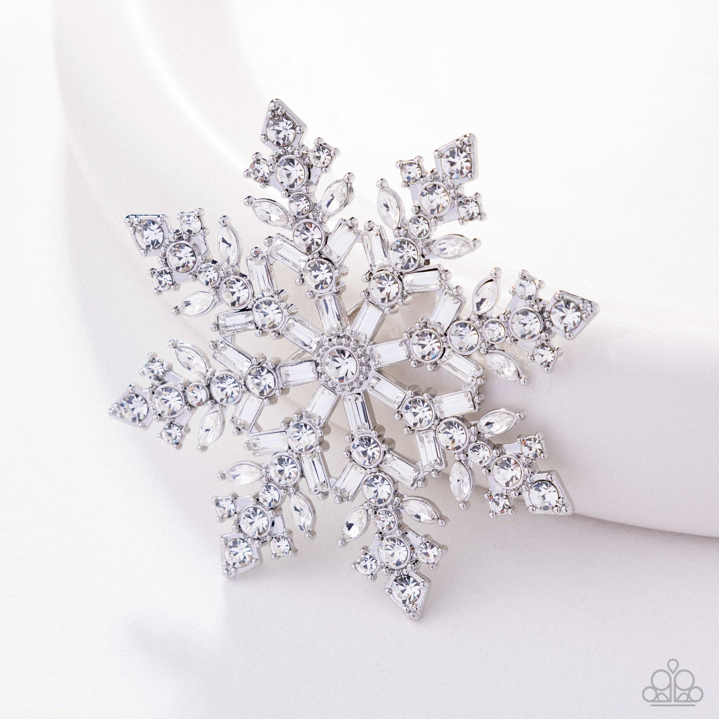 Snowflake Solstice - White Brooch - Paparazzi - Dare2bdazzlin N Jewelry