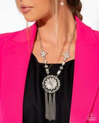 Virtuous Venture White Necklace - Paparazzi - Dare2bdazzlin N Jewelry