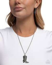 Blazing Boot Black Necklace - Paparazzi - Dare2bdazzlin N Jewelry
