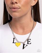 Lovely Lineup Yellow Necklace - Paparazzi - Dare2bdazzlin N Jewelry