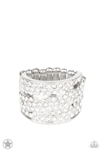 Load image into Gallery viewer, The Millionaires Club - White Ring - Paparazzi - Dare2bdazzlin N Jewelry
