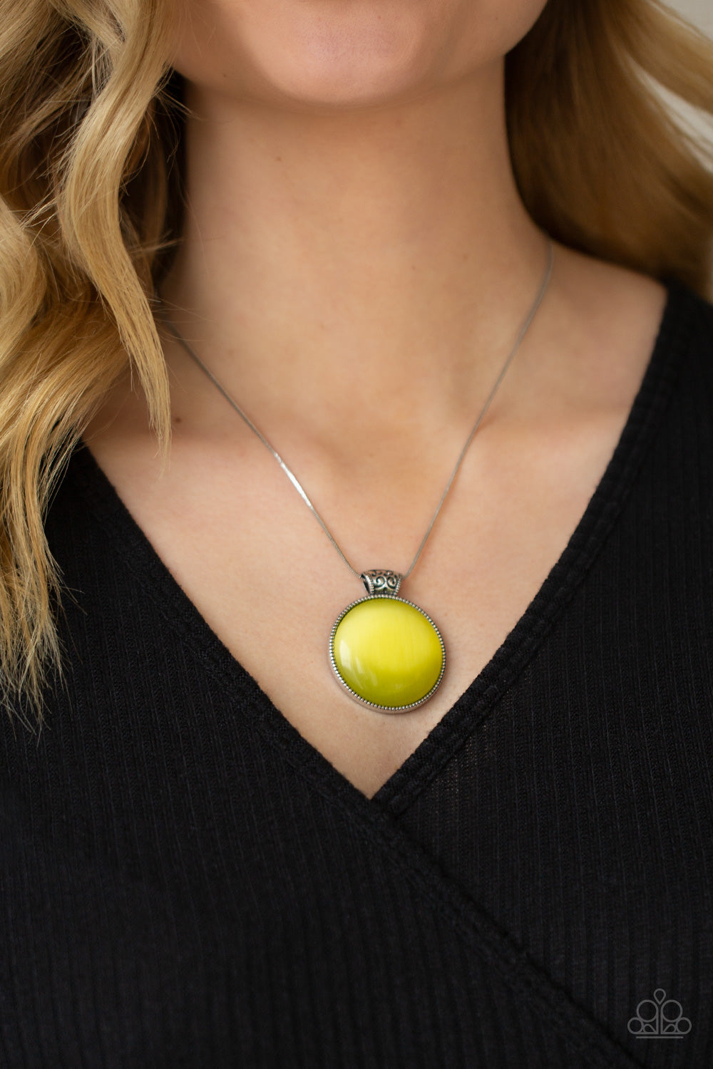 Look Into My Aura - Yellow Necklace - Paparazzi - Dare2bdazzlin N Jewelry
