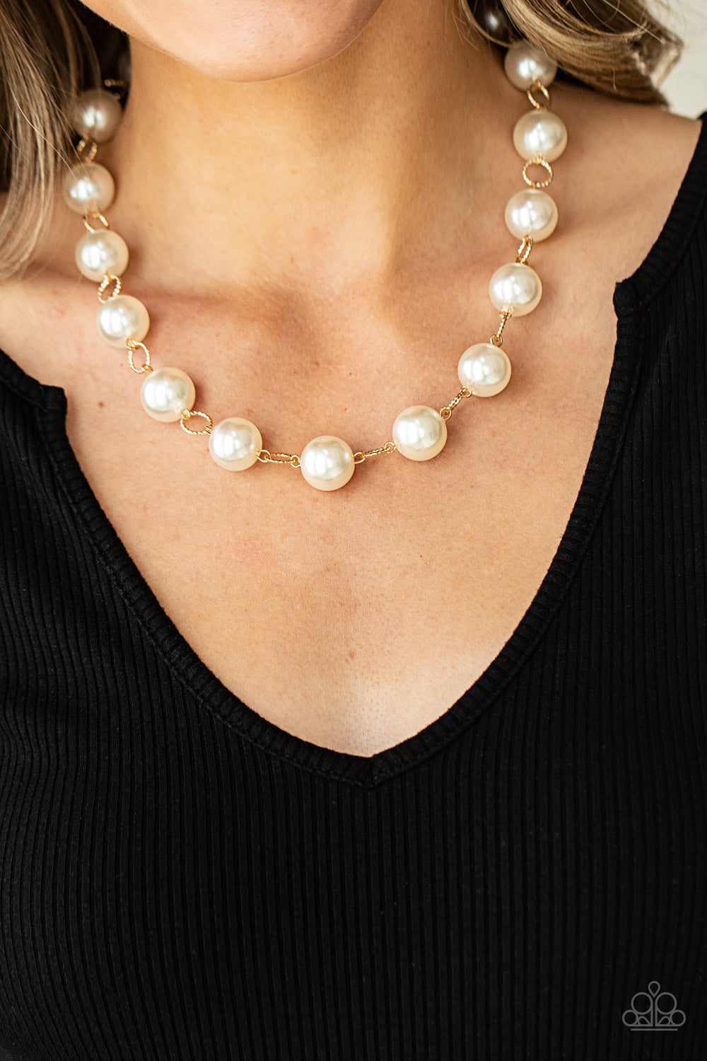 Ensconced in Elegance - Gold Necklace - Paparazzi - Dare2bdazzlin N Jewelry