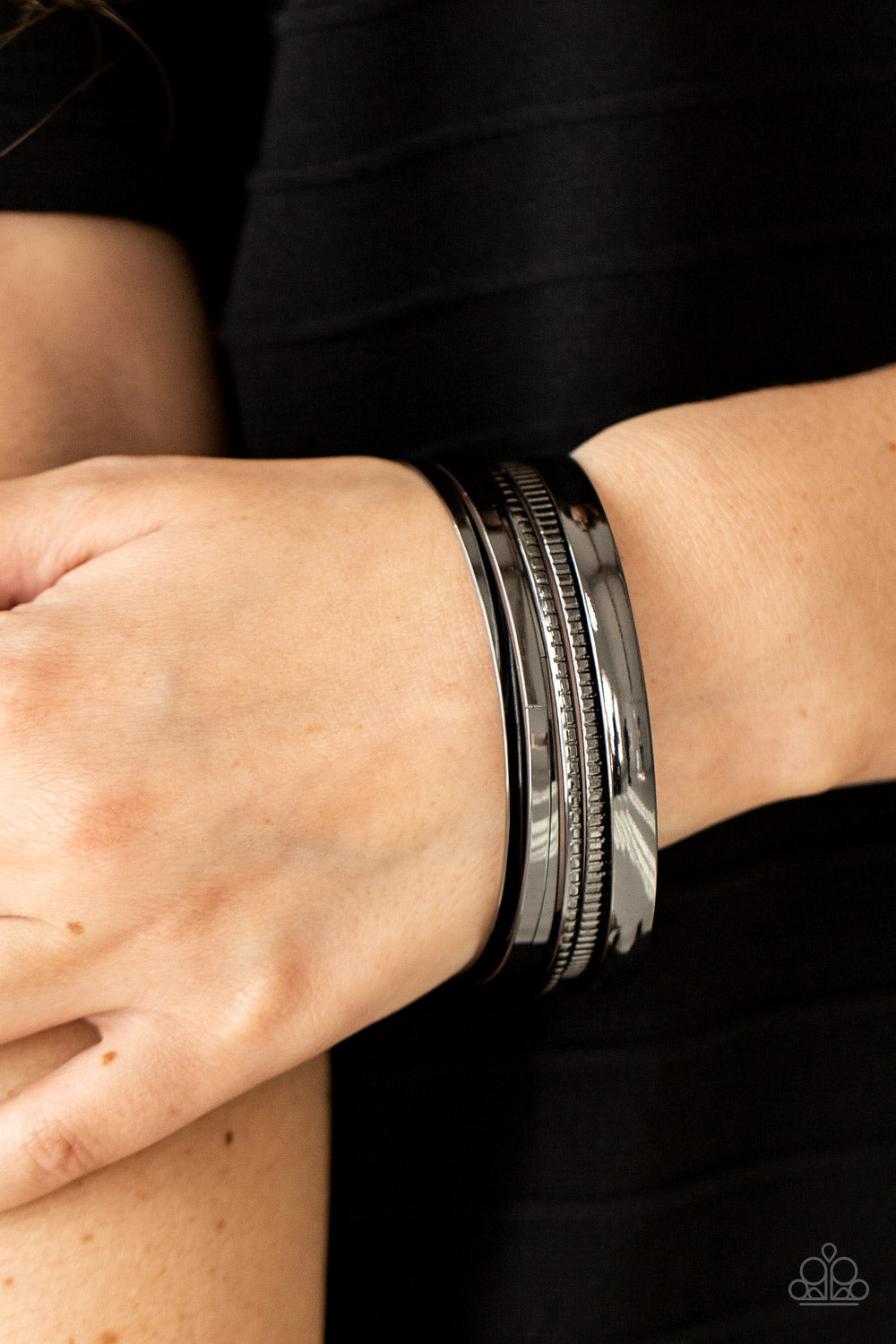 Gliding Gleam - Black Bracelet - Paparazzi - Dare2bdazzlin N Jewelry