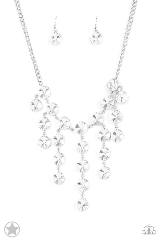 Spotlight Stunner Necklace - Paparazzi - Dare2bdazzlin N Jewelry