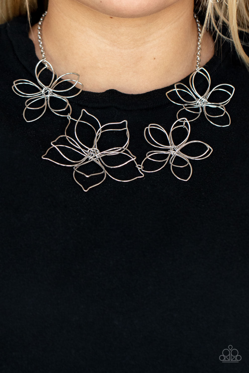 Flower Garden Fashionista - Silver Necklace - Paparazzi - Dare2bdazzlin N Jewelry