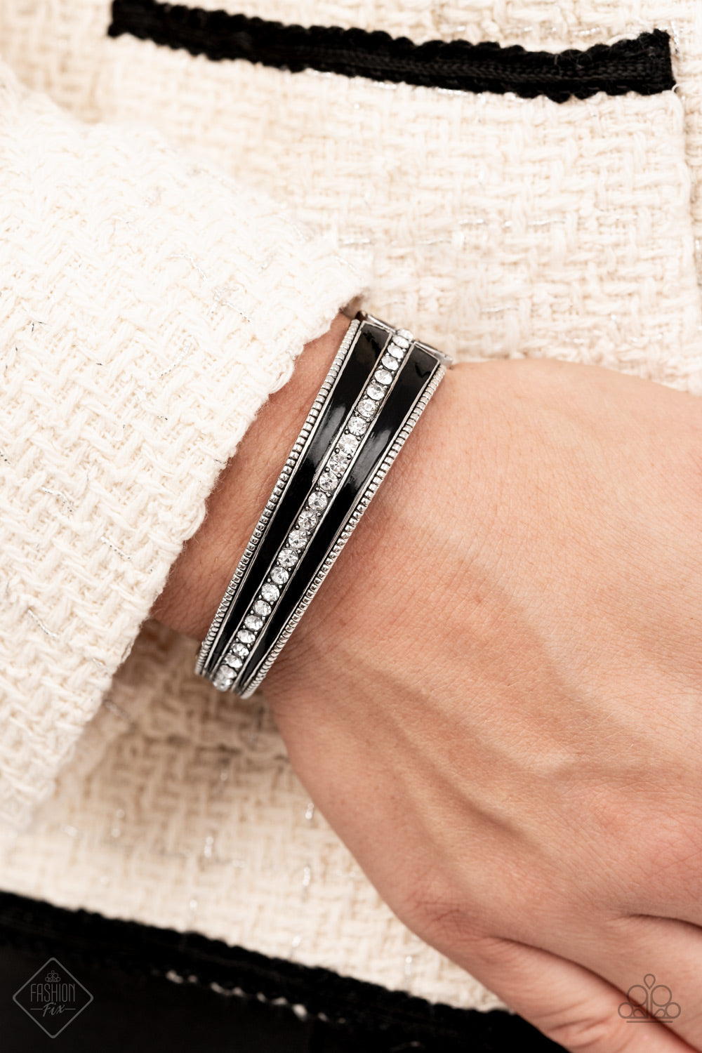 Exquisitely Empirical Black Bracelet - Paparazzi - Dare2bdazzlin N Jewelry