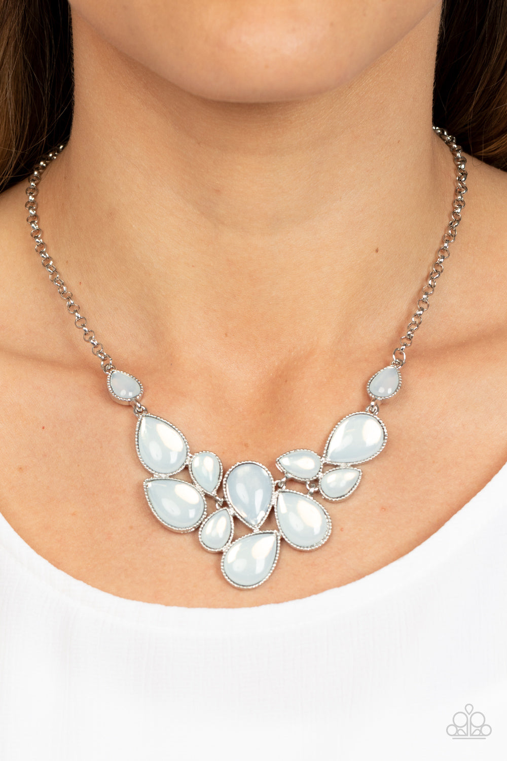 Keeps GLOWING and GLOWING - White Necklace - Paparazzi - Dare2bdazzlin N Jewelry