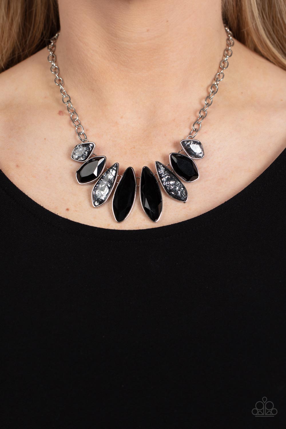 Crystallized Couture - Black - Dare2bdazzlin N Jewelry