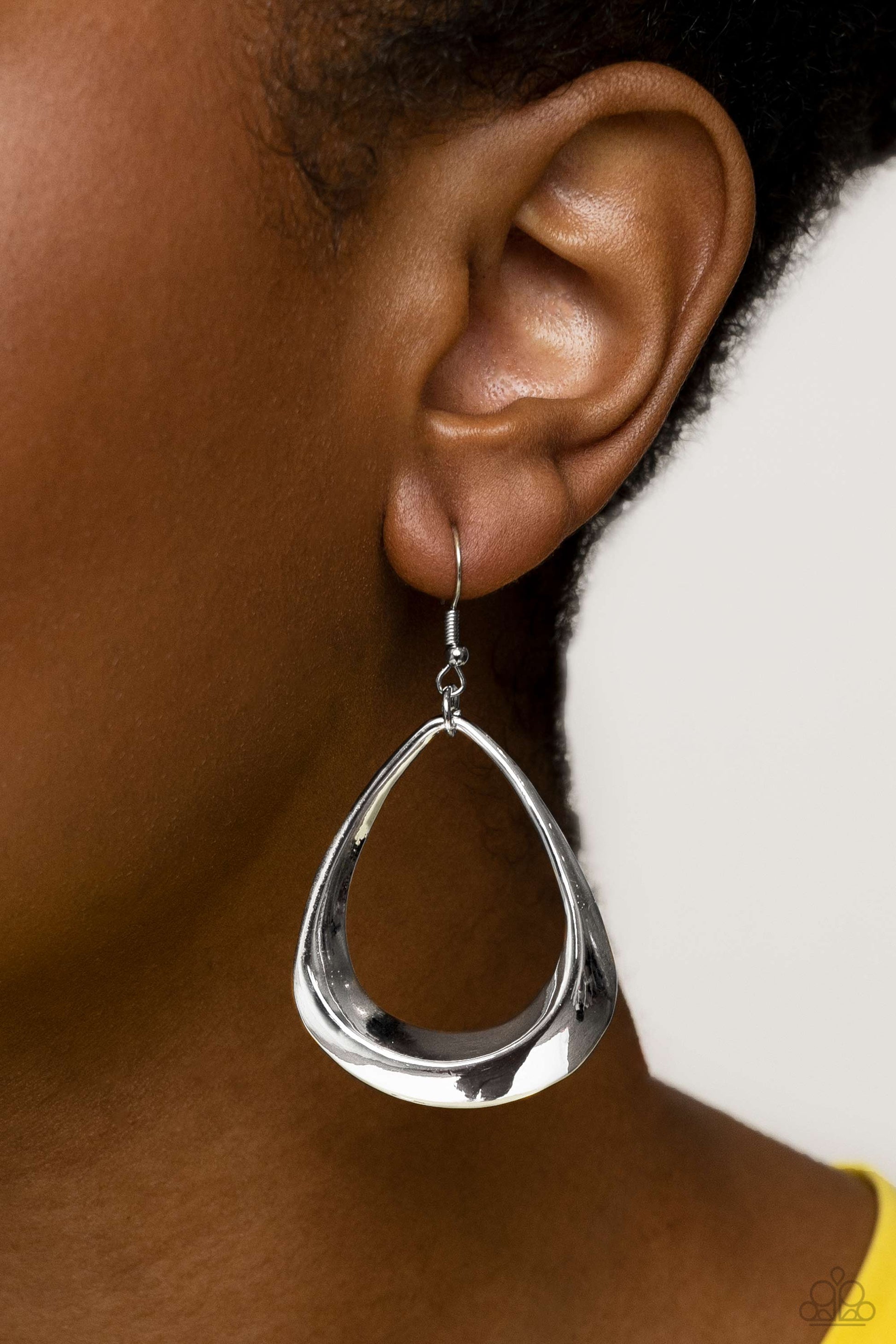 Subtle Solstice - Silver Earring - Paparazzi - Dare2bdazzlin N Jewelry