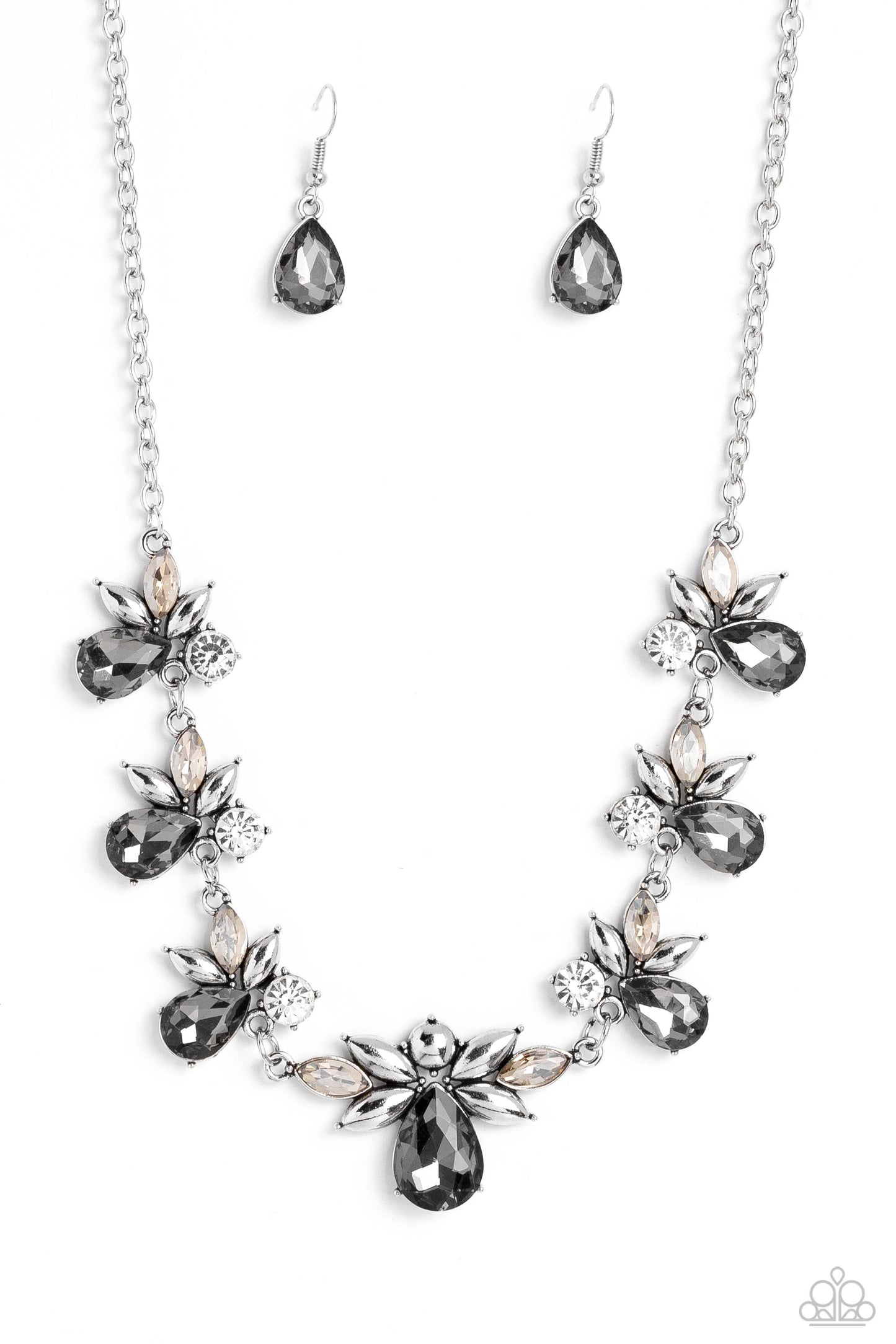 Explosive Effulgence - Silver Necklace - Paparazzi - Dare2bdazzlin N Jewelry