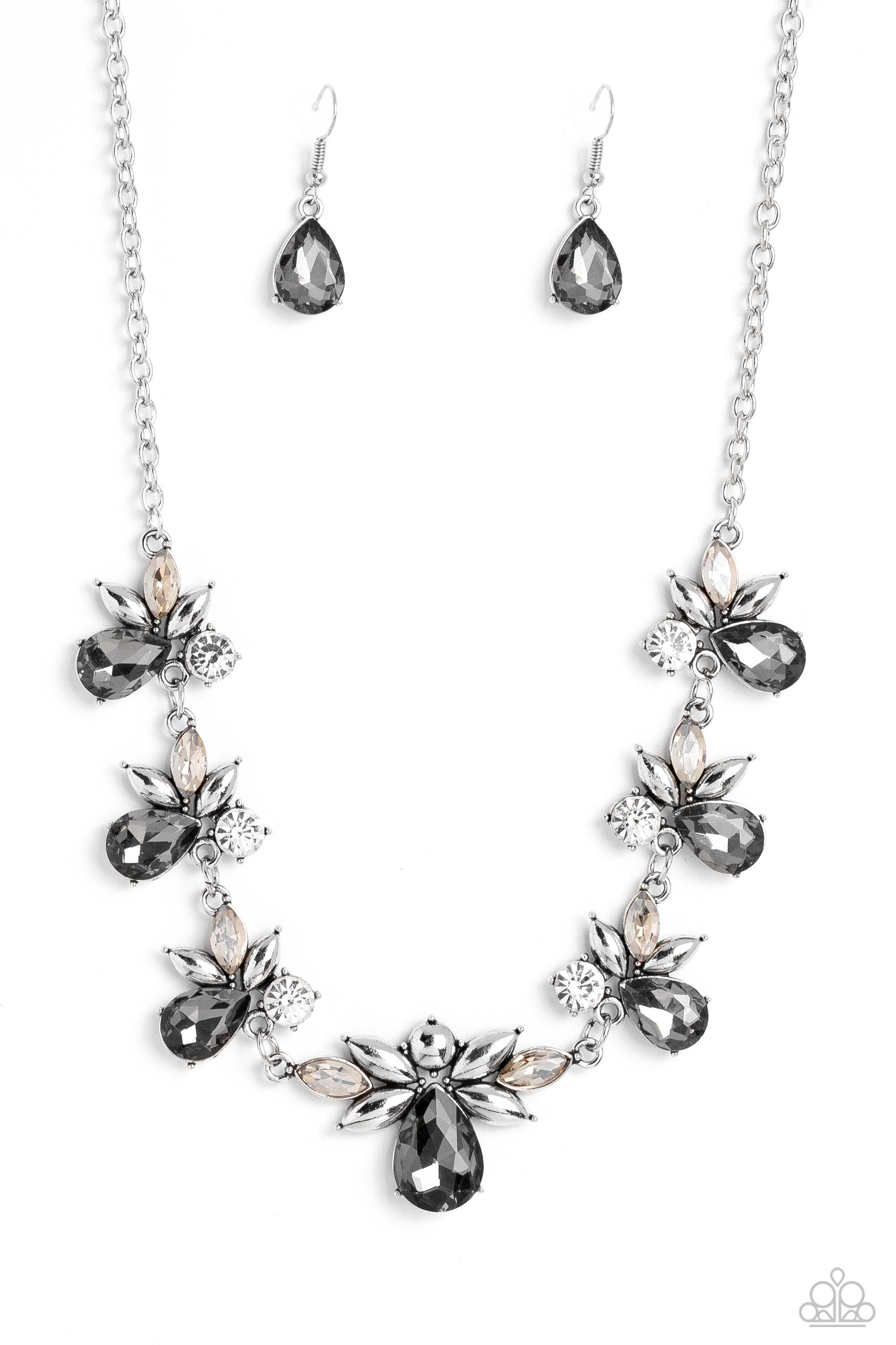Explosive Effulgence - Silver Necklace - Paparazzi - Dare2bdazzlin N Jewelry