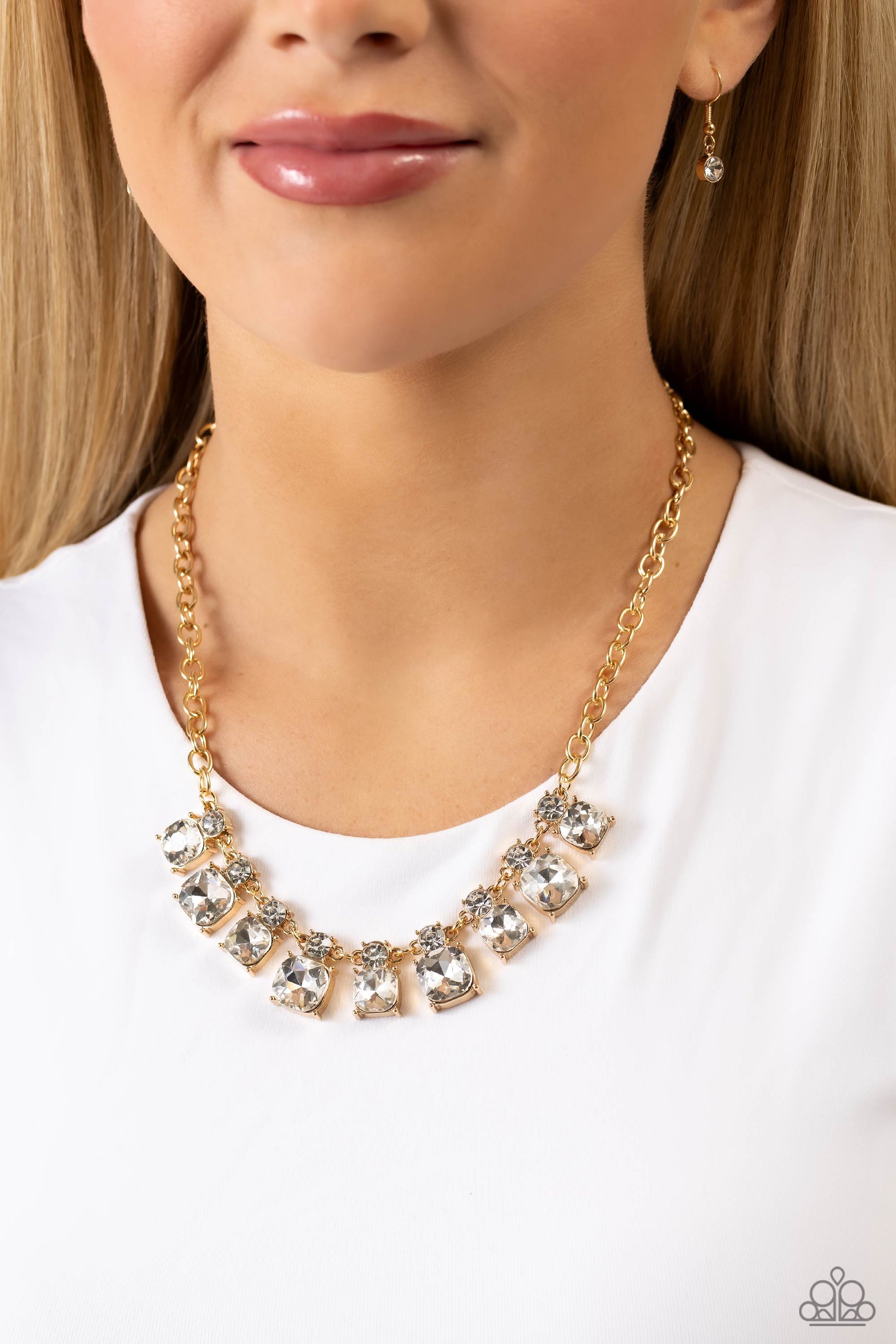 Fitted Fantasy - Gold Necklace - Paparazzi - Dare2bdazzlin N Jewelry