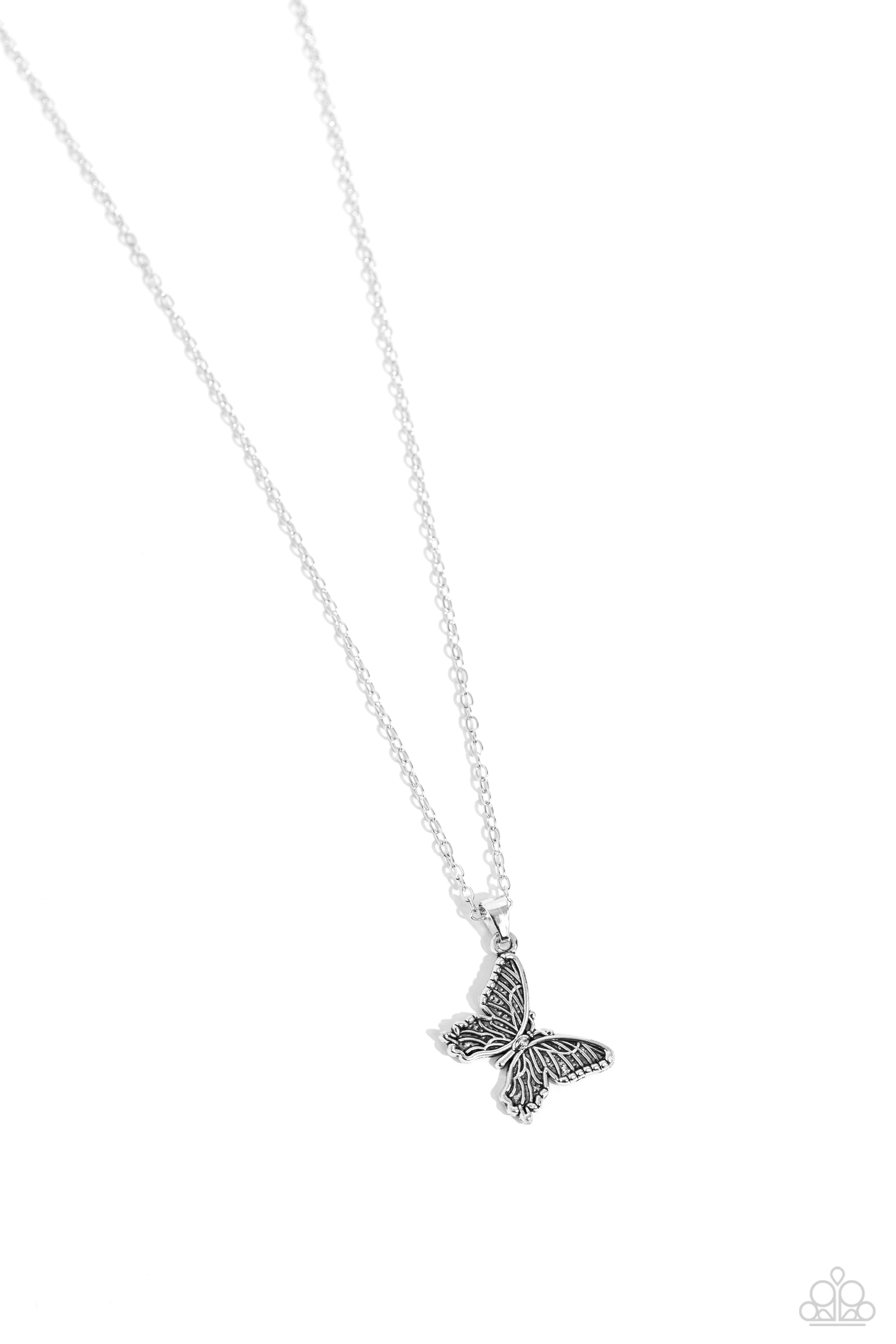 Midair Magic - Silver Necklace - Paparazzi - Dare2bdazzlin N Jewelry