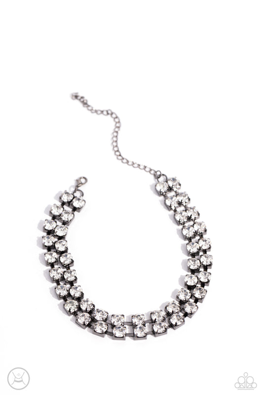 Glistening Gallery - Black Choker - Paparazzi - Dare2bdazzlin N Jewelry