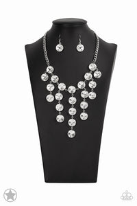 Spotlight Stunner Necklace - Paparazzi - Dare2bdazzlin N Jewelry