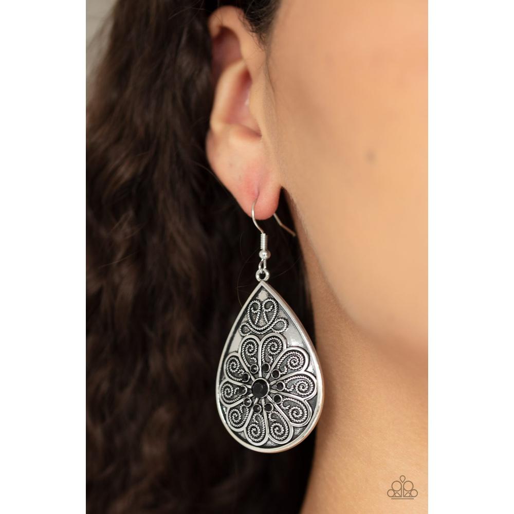 Banquet Bling - Black Earrings - Paparazzi - Dare2bdazzlin N Jewelry