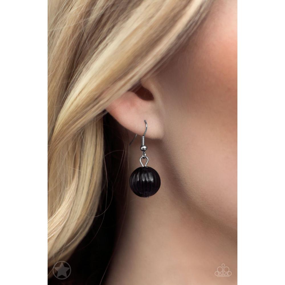 Break A Leg! Necklace - Paparazzi - Dare2bdazzlin N Jewelry