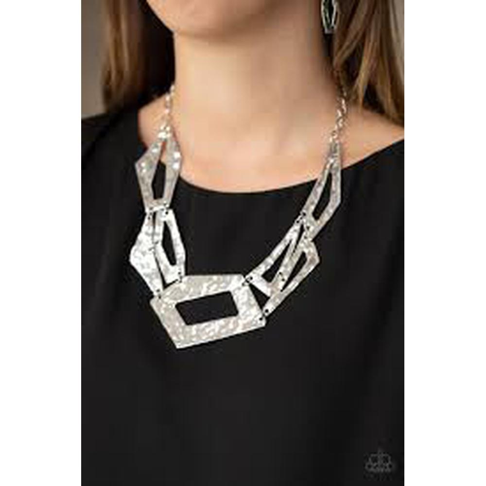 Break The Mold - Silver Necklace - Paparazzi - Dare2bdazzlin N Jewelry