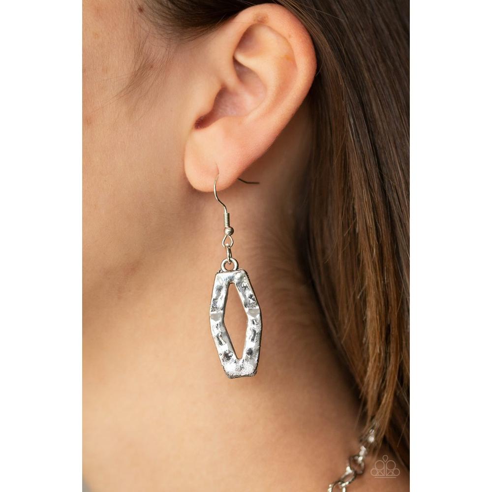 Break The Mold - Silver Necklace - Paparazzi - Dare2bdazzlin N Jewelry