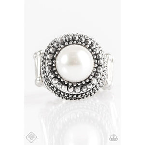 Bronx Beauty White Ring - Paparazzi - Dare2bdazzlin N Jewelry