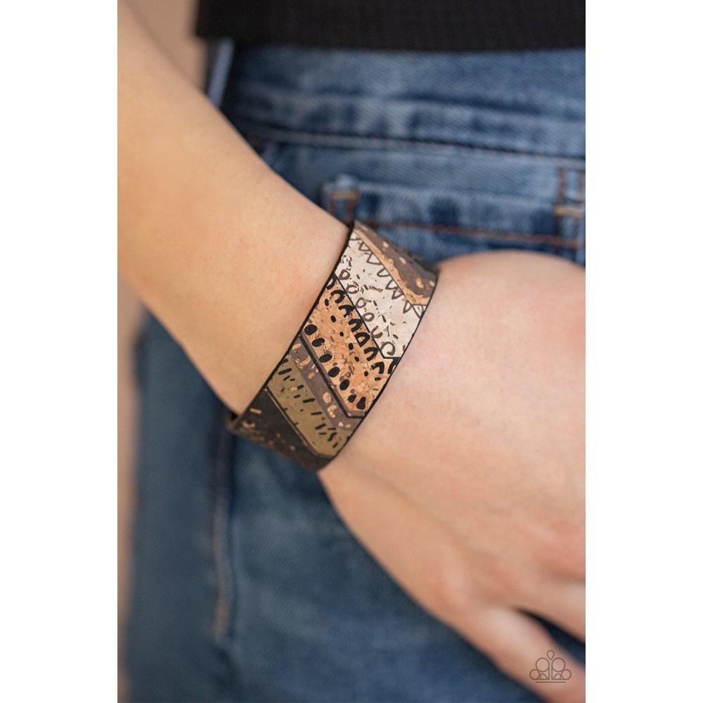 Come Uncorked White Bracelet - Paparazzi - Dare2bdazzlin N Jewelry