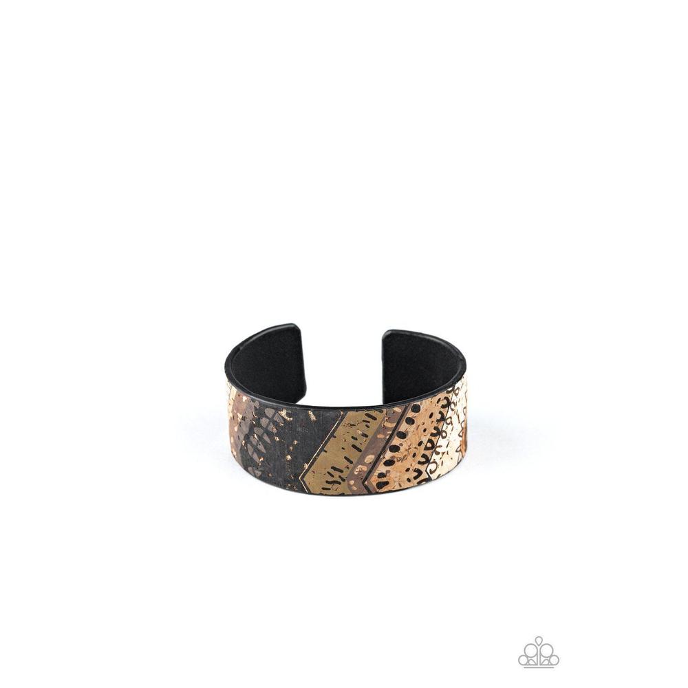 Come Uncorked White Bracelet - Paparazzi - Dare2bdazzlin N Jewelry